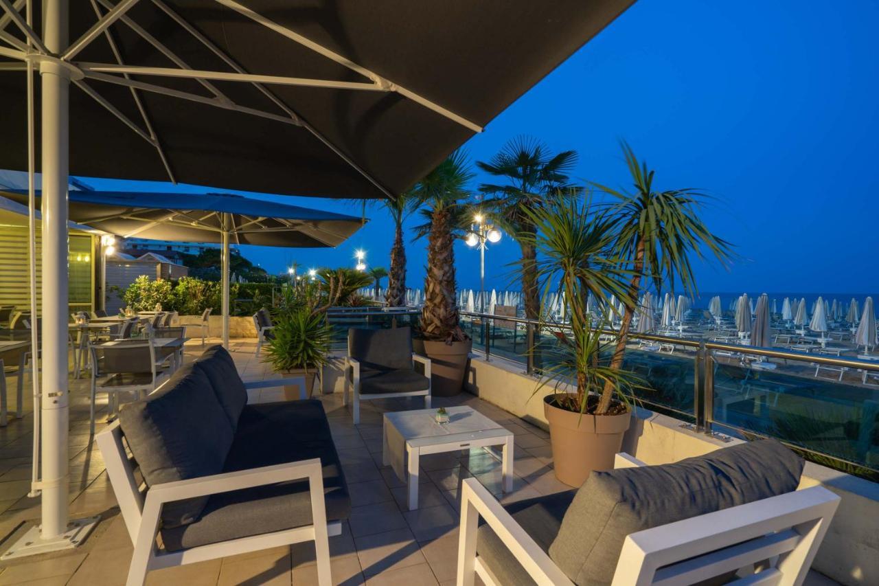 Hotel Delaville Frontemare Lido di Jesolo Kültér fotó