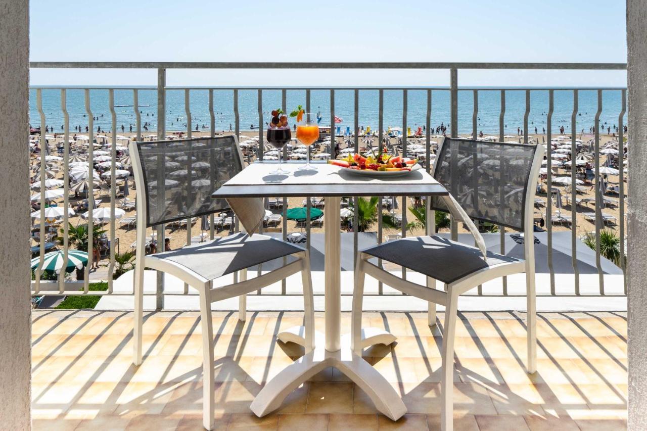 Hotel Delaville Frontemare Lido di Jesolo Kültér fotó